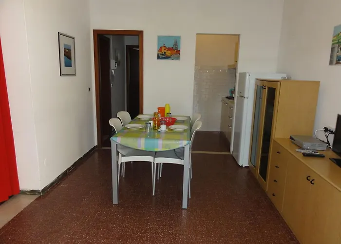 Βίλα Semi-detached In A Quiet Area Μπιμπιόνε