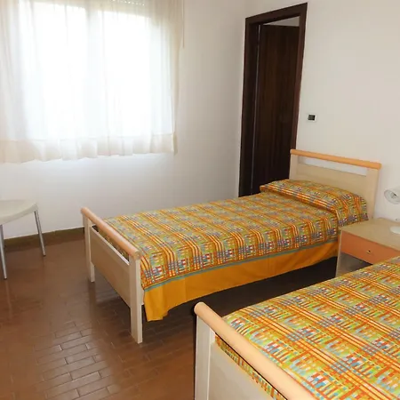 Semi-detached In A Quiet Area וילה